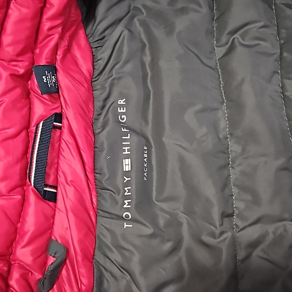 Medium, Tommy Hilfiger Hooded Packable lightweight jacket, Gray and Pink - Picture 2 of 11